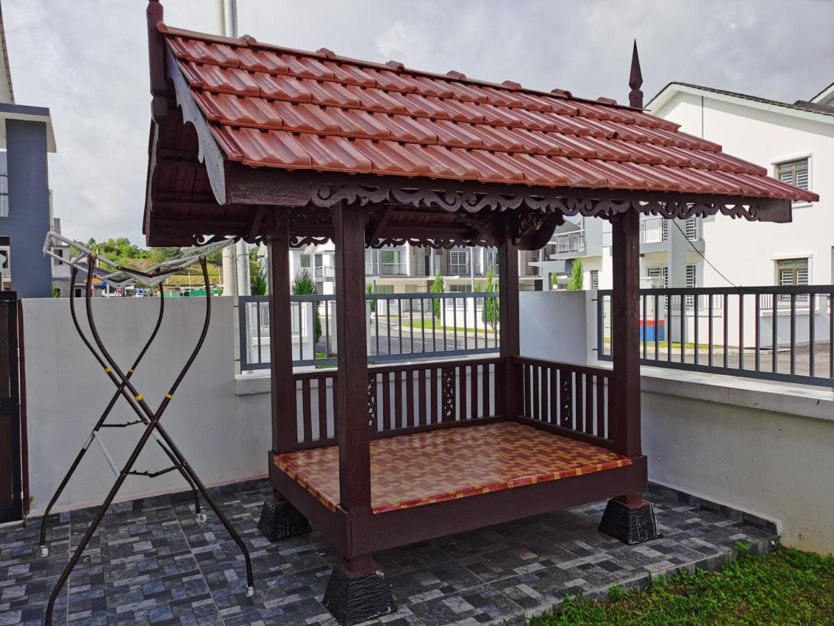 Pesona Suri Homestay Batu Pahat Exterior foto